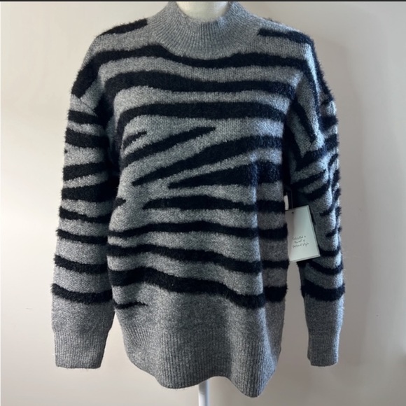 Calligraphie Tiger Print Sweater - Picture 2 of 4